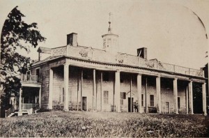 No images of Washington's slaves, of course.  But here is a photo of his house.